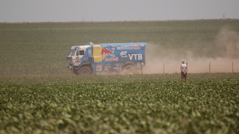 Illustration for article titled How Much Is The Dakar Rally Really Doing Right By The Environment?